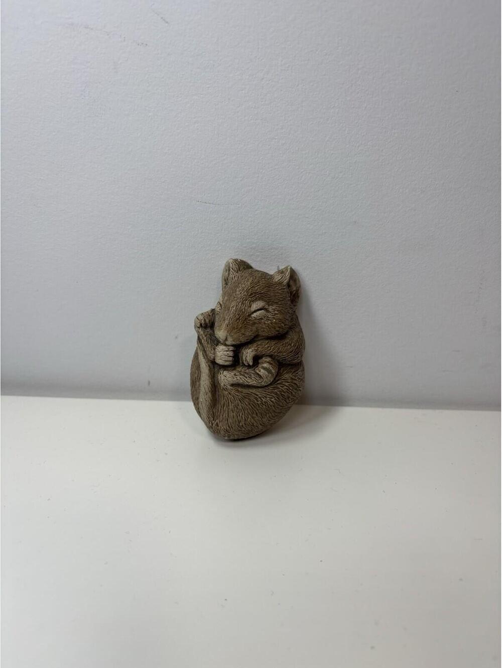 Vintage Sandicast Sleeping Mouse Figurine Signed Sandra Brue 2.5"